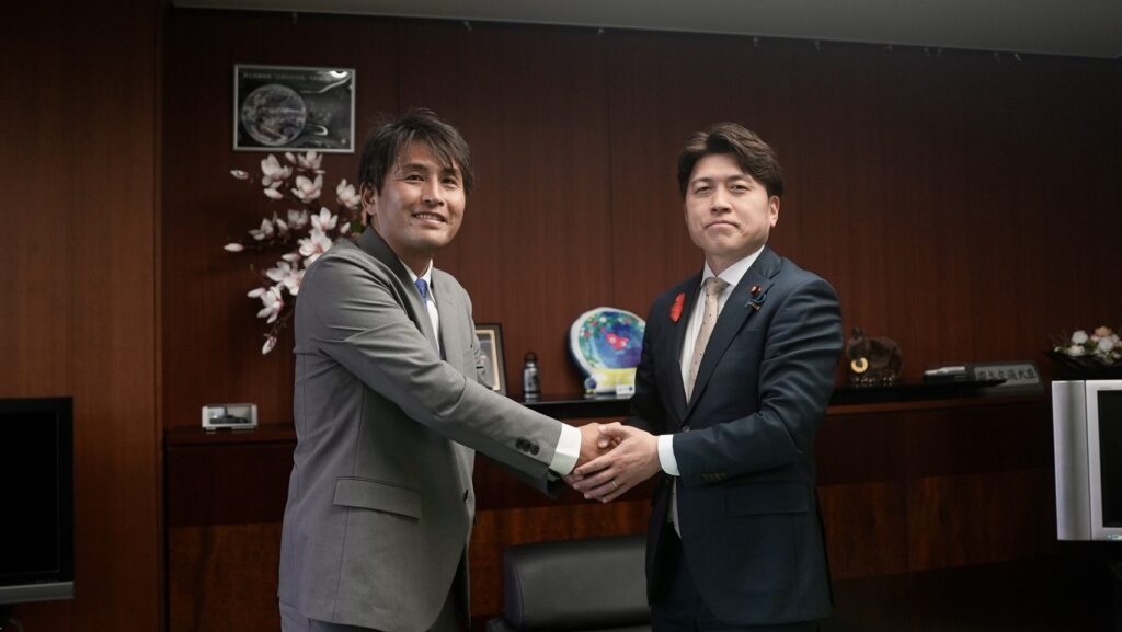 国土交通大臣への「Dotcon」プレゼンを実施しました