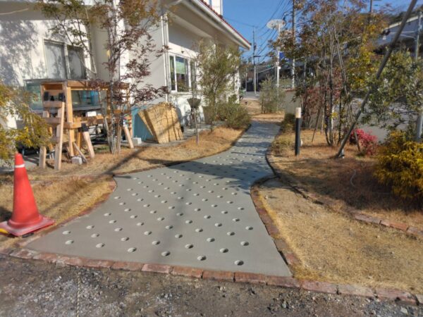 画像：広島県｜イタリアンレストランのアプローチ