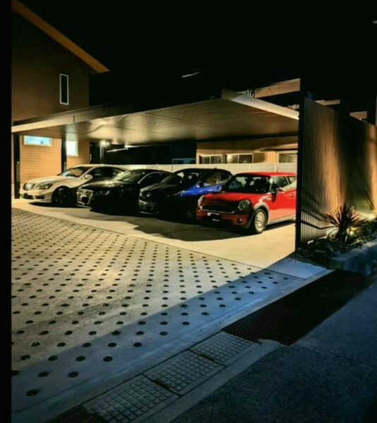 画像：広島県｜カーポート前