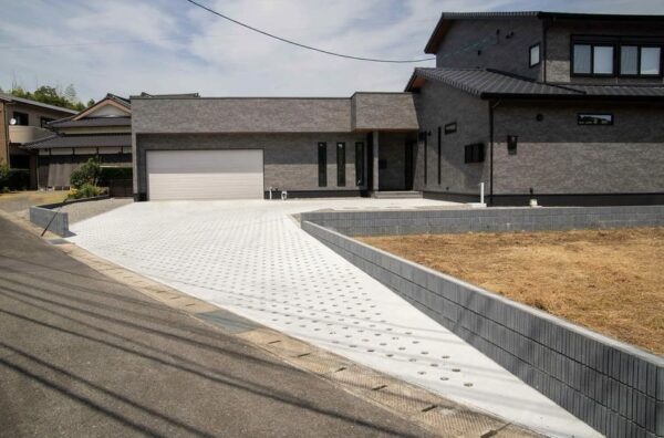 画像：熊本県｜駐車場・アプローチ