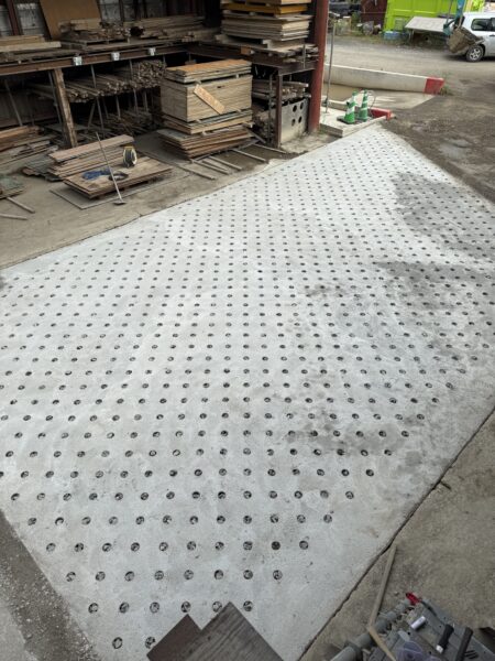 画像：徳島県｜倉庫前駐車場